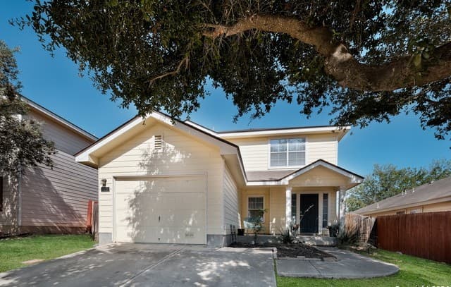 3-bedroom rental at 7115 Horizon Star in San Antonio, TX — photo 1