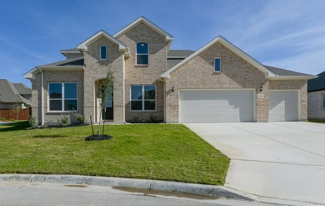 4-bedroom rental at 164 Katie Court in Castroville, TX — photo 4