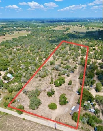 rental at 650 Patton Rd in Somerset, TX — photo 2