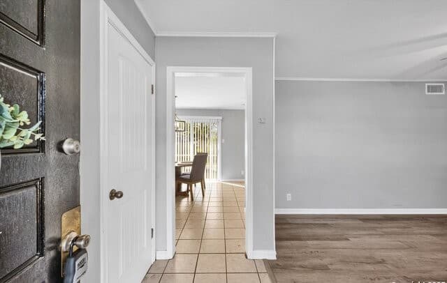 3-bedroom rental at 5202 Coral Mist in Kirby, TX — photo 4