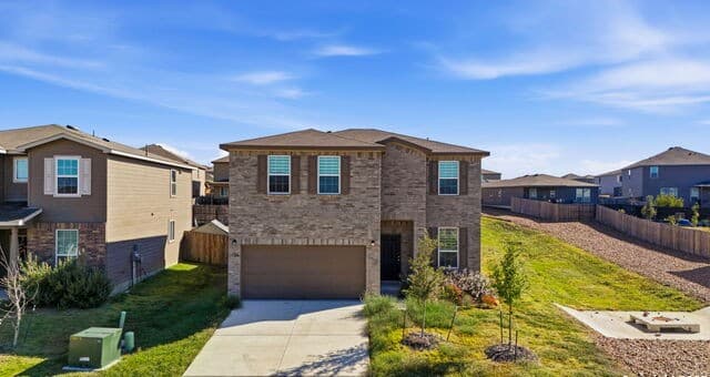 4-bedroom rental at 7320 Playa Xing in San Antonio, TX — photo 1