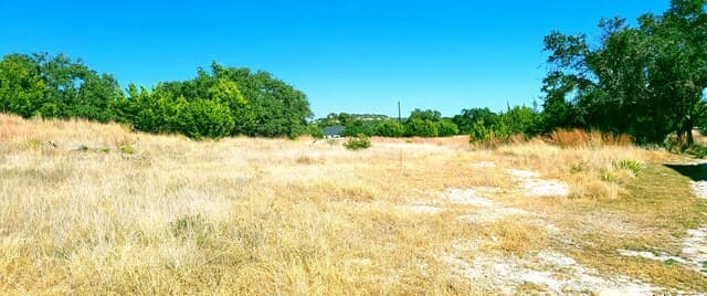 rental at 109 Manuel Herrera in Blanco, TX — photo 4