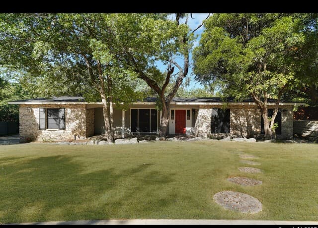 4-bedroom rental at 8619 Oak Ledge in San Antonio, TX — photo 2