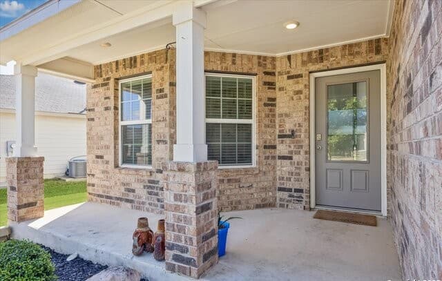 4-bedroom rental at 9721 Moon Shine in San Antonio, TX — photo 3