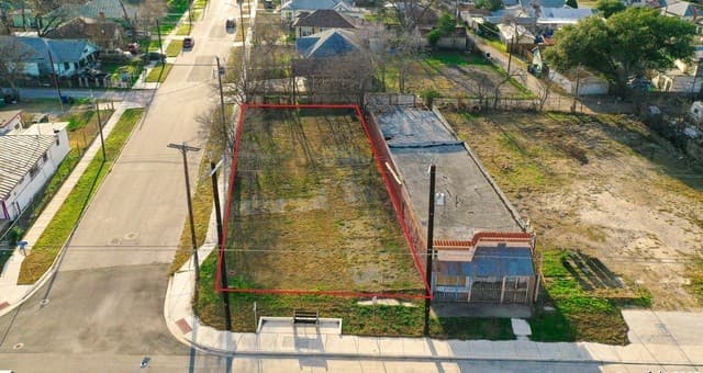 rental at 3621 S Presa St in San Antonio, TX — photo 3