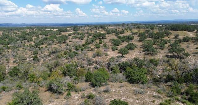 rental at BLK 35 LT 17-18 9th St in Bandera, TX — photo 5
