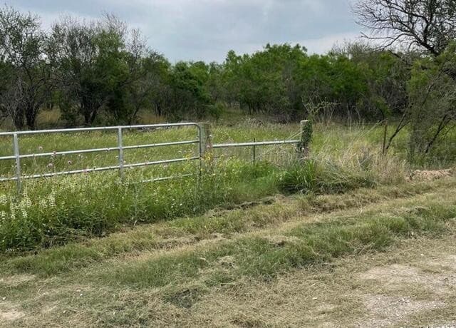 rental at 0000 CR 327 Lot 8 in Jourdanton, TX — photo 1