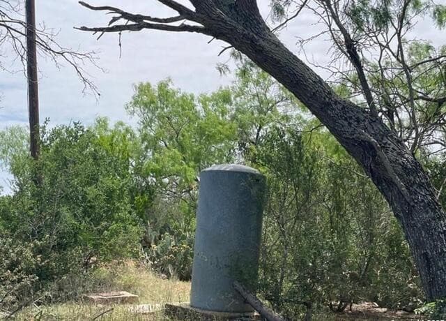 rental at 0000 CR 327 Lot 8 in Jourdanton, TX — photo 5