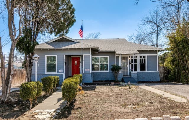 rental at 341&343 Avondale Ave in San Antonio, TX — photo 1