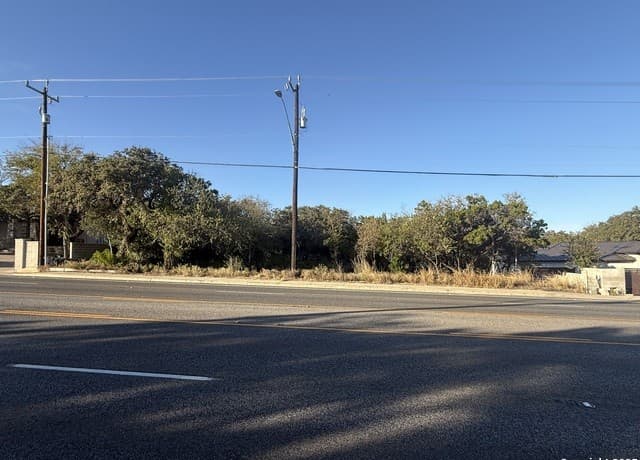 rental at 6805 W Hausman in San Antonio, TX — photo 1