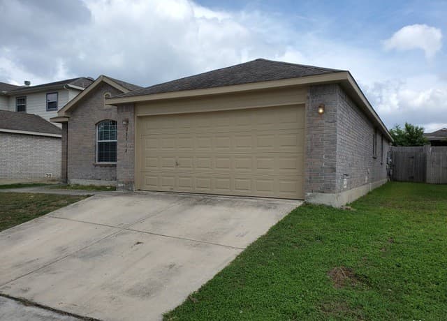 3-bedroom rental at 25714 Gold Yarrow in San Antonio, TX — photo 2