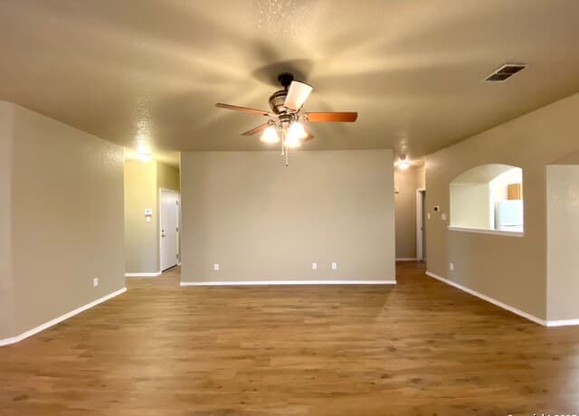 3-bedroom rental at 12647 Point Summit in San Antonio, TX — photo 5