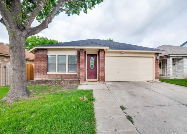3-bedroom rental at 9634 Alisa Brooke in San Antonio, TX — photo 2