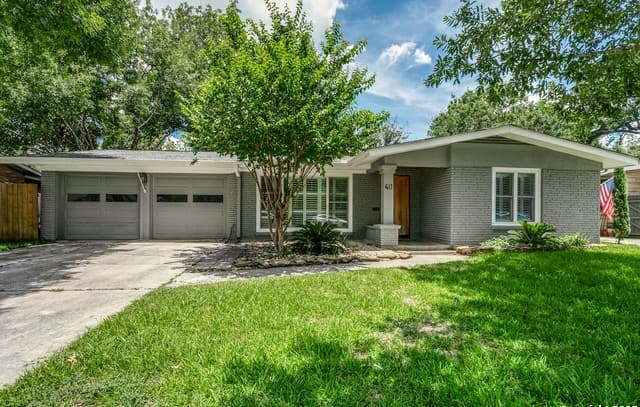 3-bedroom rental at 615 Cave in San Antonio, TX — photo 3