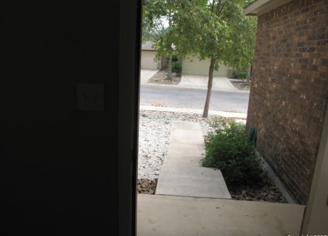 3-bedroom rental at 5435 Bright in San Antonio, TX — photo 2