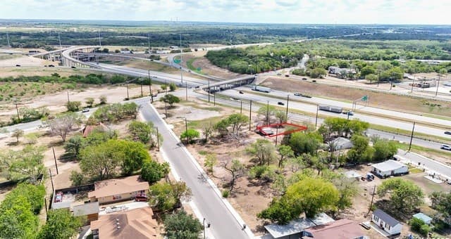 rental at 437 Esma St in San Antonio, TX — photo 3