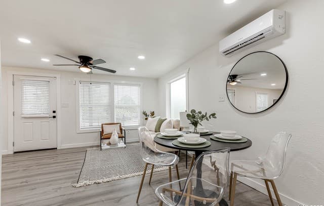 2-bedroom rental at 324 Overlook Rd in San Antonio, TX — photo 5