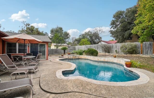 3-bedroom rental at 5323 Cerro Vista in San Antonio, TX — photo 1