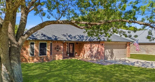 3-bedroom rental at 3624 Fox Run in Schertz, TX — photo 1