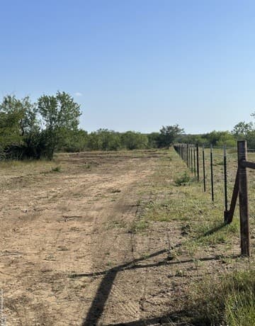 rental at 5894 Fm 1107 Unit B-Tract 1 in Stockdale, TX — photo 4