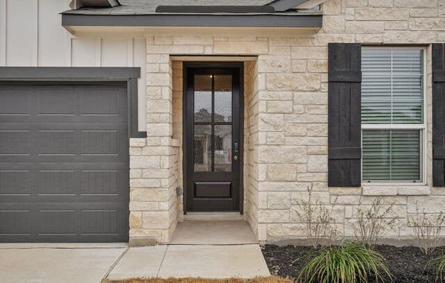 3-bedroom rental at 859 Shatterhand in San Antonio, TX — photo 4