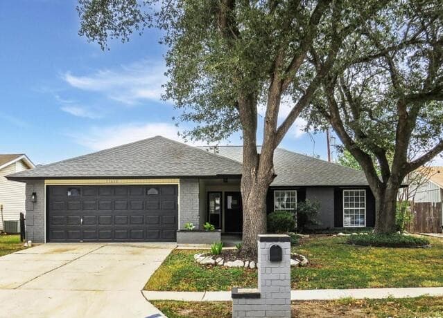 4-bedroom rental at 13610 Earlywood in San Antonio, TX — photo 2