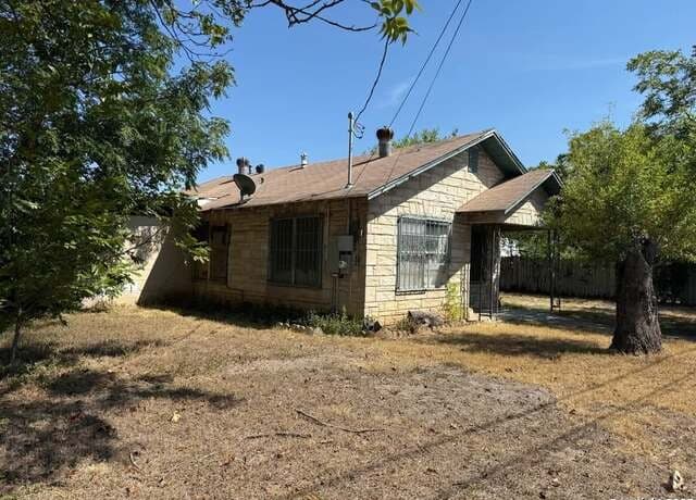 3-bedroom rental at 6618 Tupper in San Antonio, TX — photo 2