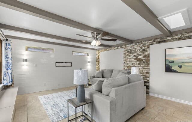 3-bedroom rental at 5203 Metcalf in Windcrest, TX — photo 5
