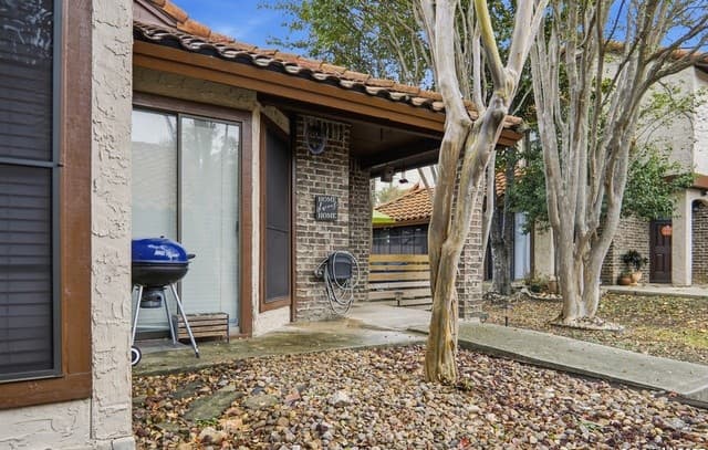 2-bedroom rental at 139 Caleta Beach in San Antonio, TX — photo 4