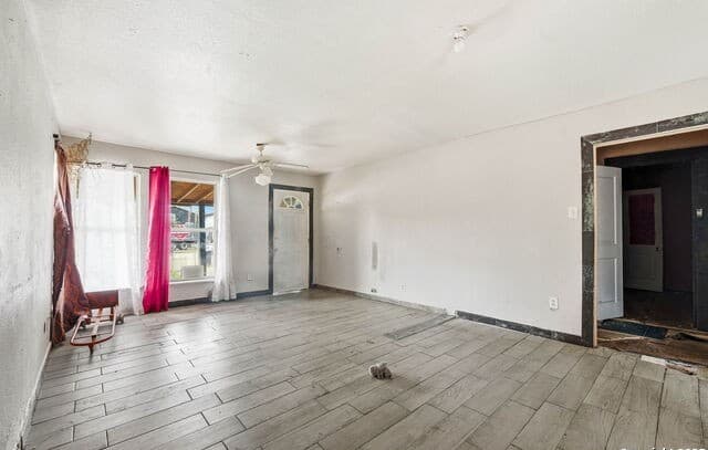 3-bedroom rental at 1119 N Gevers St in San Antonio, TX — photo 3