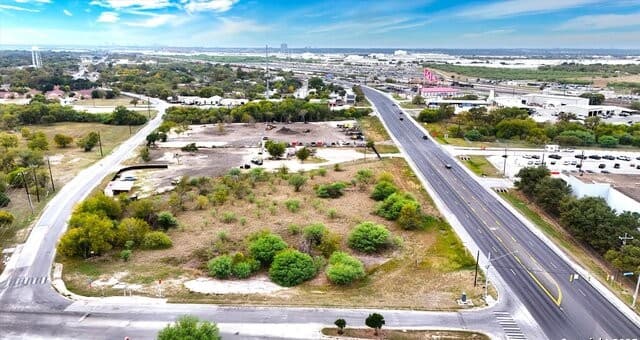 rental at 5760 Fm 78 in Kirby, TX — photo 1