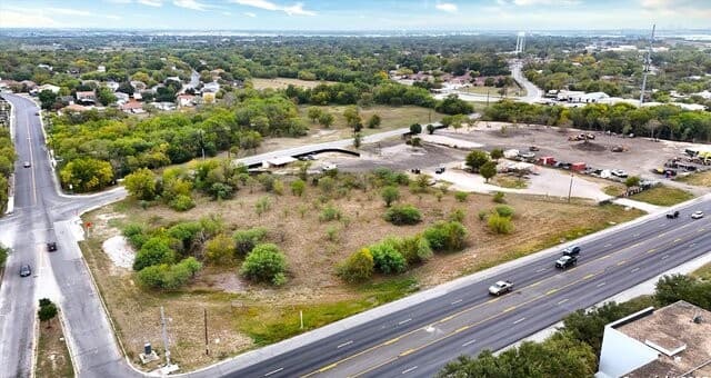 rental at 5760 Fm 78 in Kirby, TX — photo 2