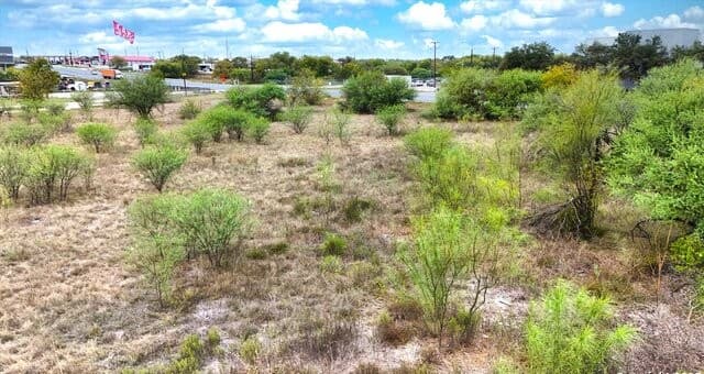 rental at 5760 Fm 78 in Kirby, TX — photo 3