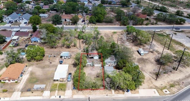 rental at 431 Esma St in San Antonio, TX — photo 1