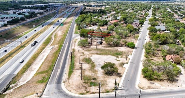 rental at 431 Esma St in San Antonio, TX — photo 3