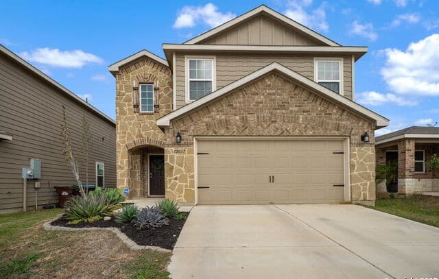 3-bedroom rental at 12037 Silver Light in San Antonio, TX — photo 1