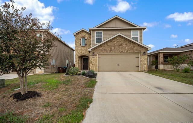 3-bedroom rental at 12037 Silver Light in San Antonio, TX — photo 2