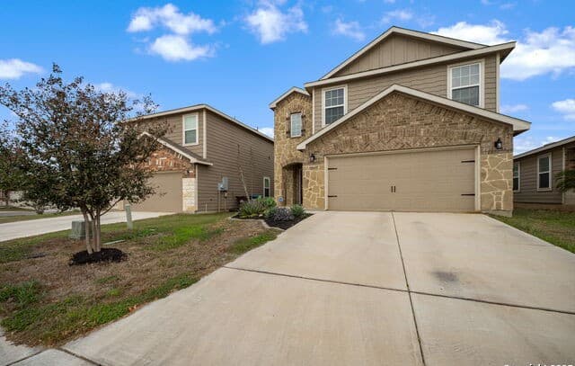 3-bedroom rental at 12037 Silver Light in San Antonio, TX — photo 4