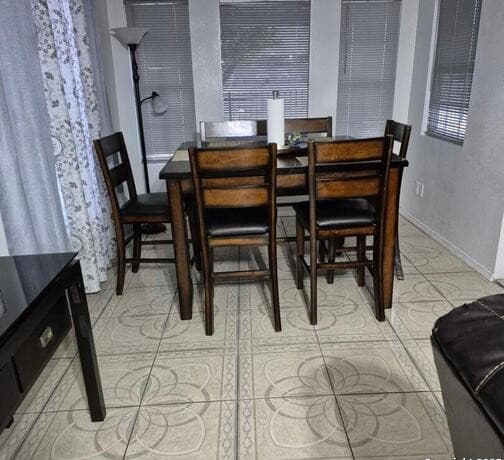 4-bedroom rental at 124 Mitchell St in San Antonio, TX — photo 3