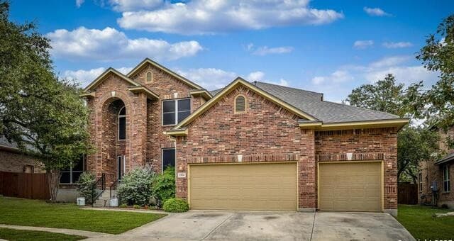 5-bedroom rental at 1934 Oak Flat Rd in San Antonio, TX — photo 1