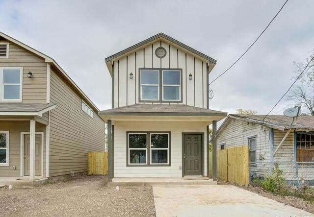 2-bedroom rental at 119 Lawton St in San Antonio, TX — photo 2
