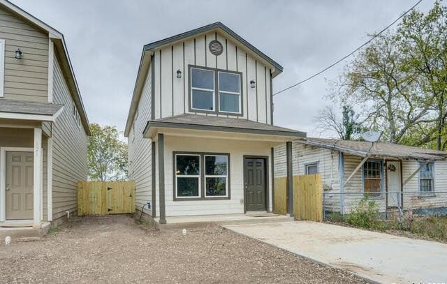2-bedroom rental at 119 Lawton St in San Antonio, TX — photo 3