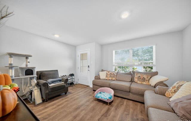 5-bedroom rental at 13550 Ailey Knll in San Antonio, TX — photo 5