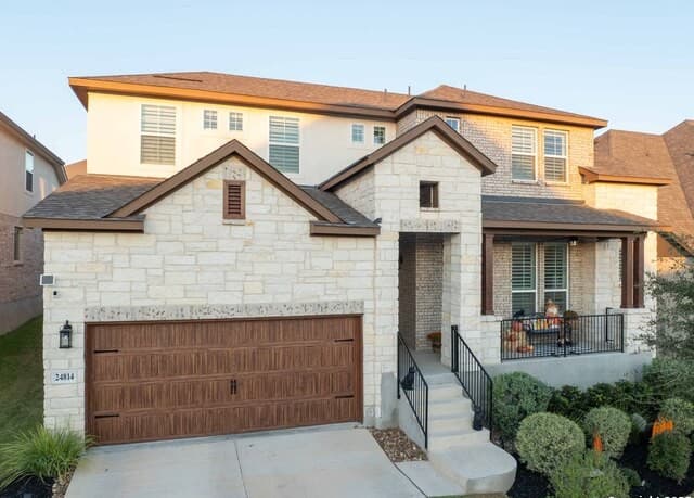 4-bedroom rental at 24814 Resort in San Antonio, TX — photo 2