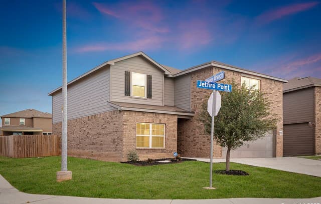 5-bedroom rental at 15102 Jetfire in Von Ormy, TX — photo 3