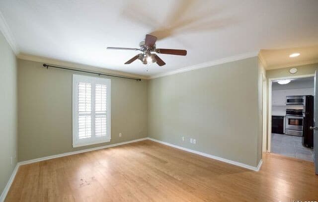 2-bedroom rental at 2611 Eisenhauer Rd Unit 1007 in San Antonio, TX — photo 5