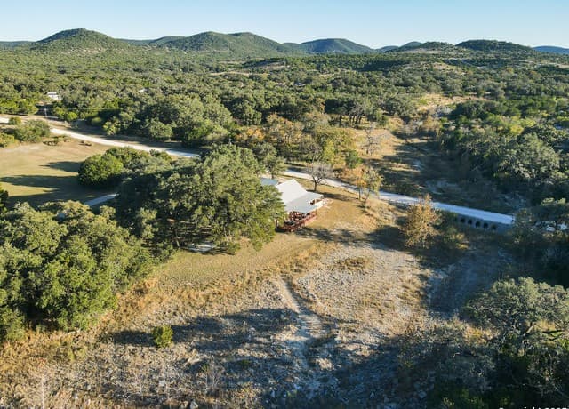 2-bedroom rental at 255 Thunder Creek in Utopia, TX — photo 2