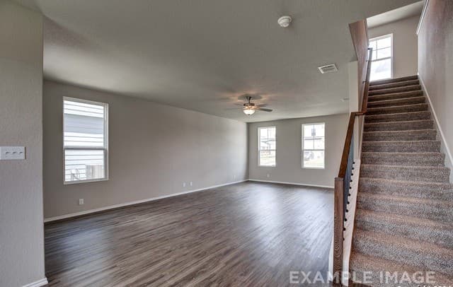 5-bedroom rental at 11411 Briceway Nite in San Antonio, TX — photo 5