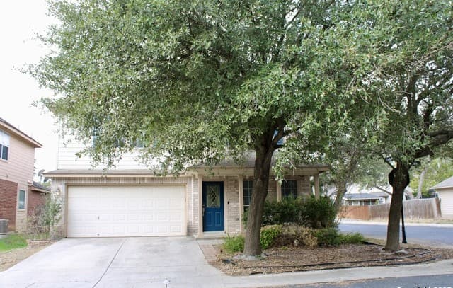 4-bedroom rental at 26619 Redstone in San Antonio, TX — photo 4