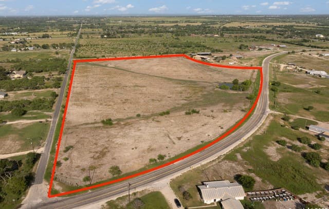 rental at 18434A Fm 471 in Natalia, TX — photo 3